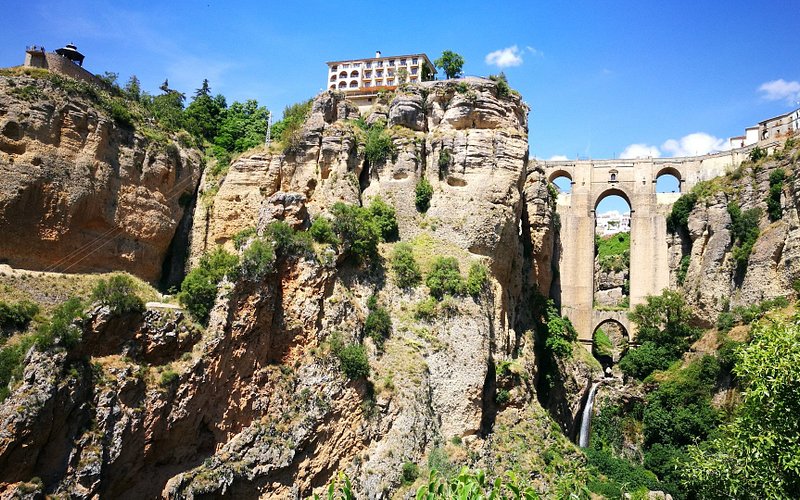 Where to find weed sellers in Ronda