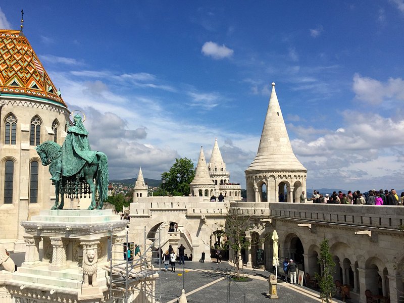 How do I locate a weed vendor in Budapest